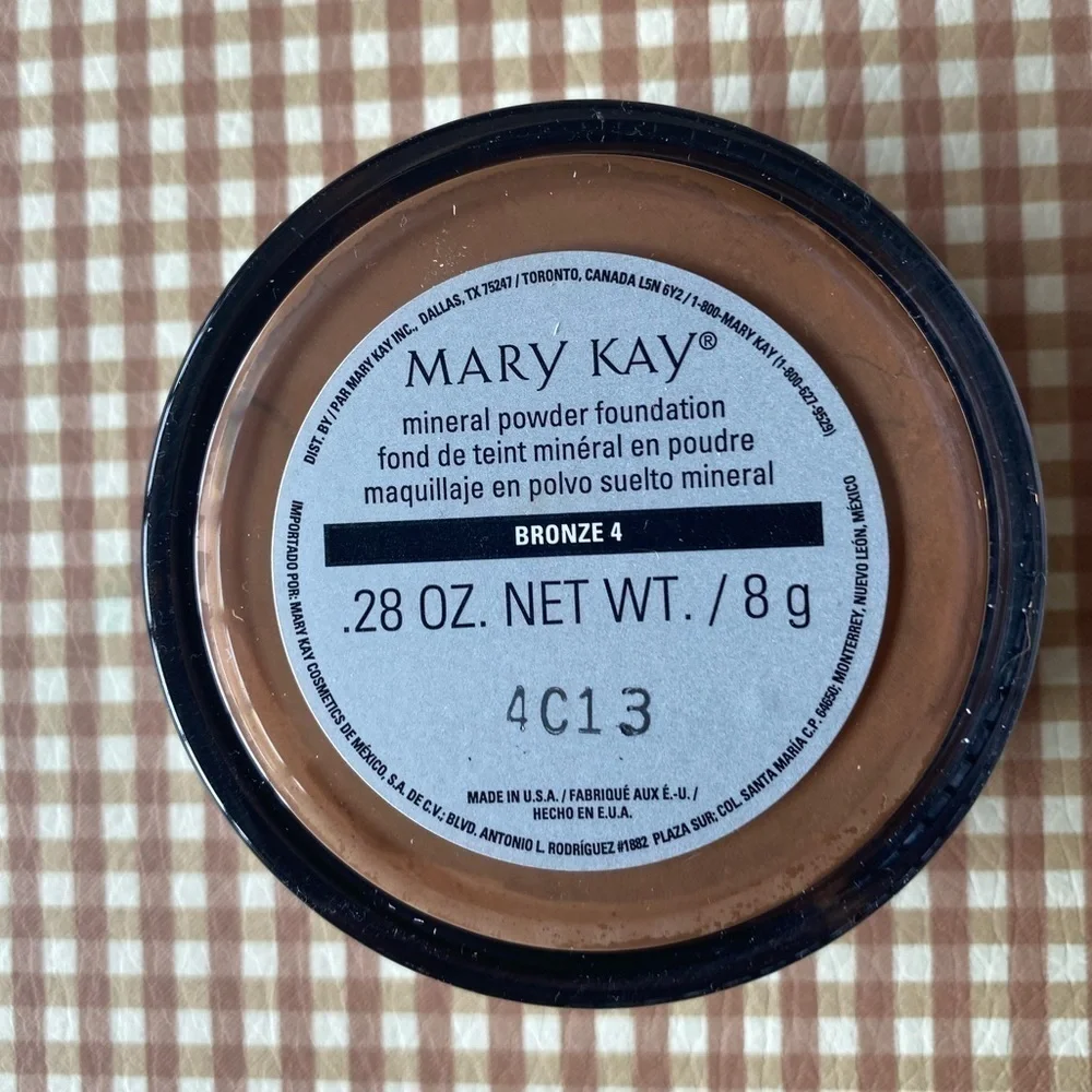 MARY KAY MINERAL POWDER FOUNDATION. BRONZE 4. DISCONTINUED. NEW